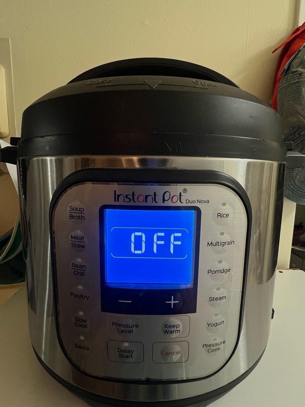 Duo Nova Stainless Steel / Black Electric Pressure Cooker